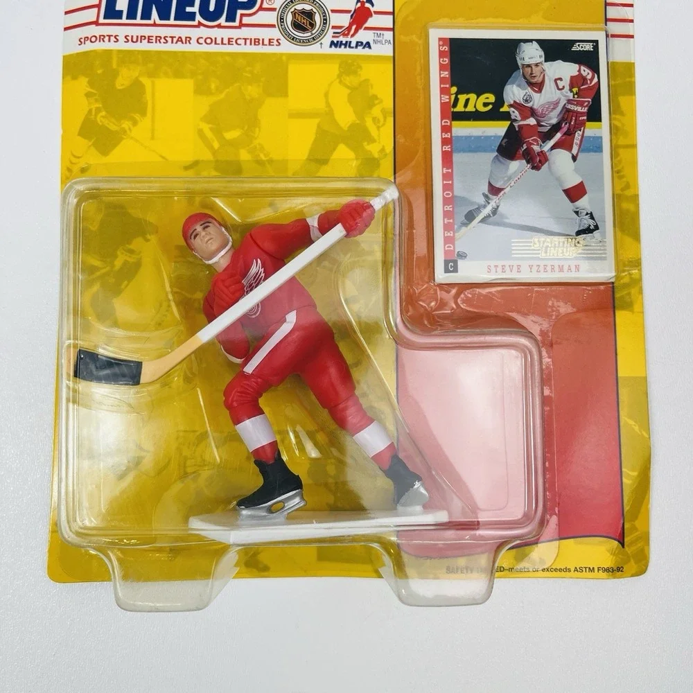 1994 NHL Hockey Steve Yzerman Red Wings Starting Lineup Figure W Card